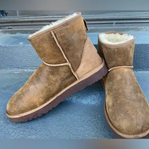 UGG Men’s Classic Mini Bomber Boots