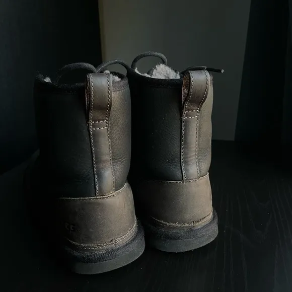 UGG Men's Harkley Lace up Boots
