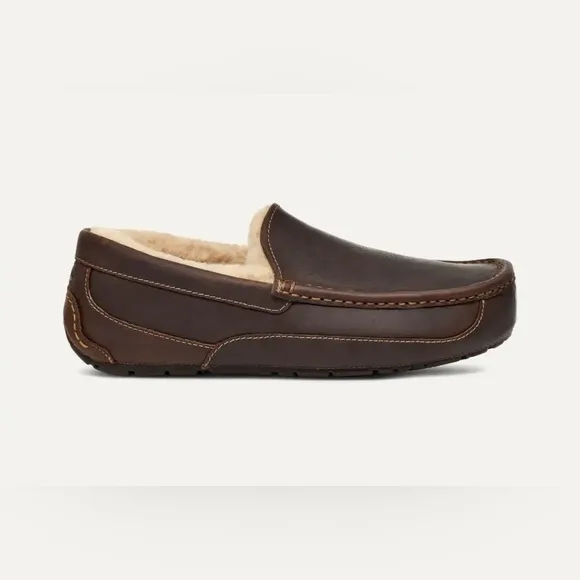 UGG Plush Ascot Men's Brown Leather Loafers Size 8 Wide New In Box