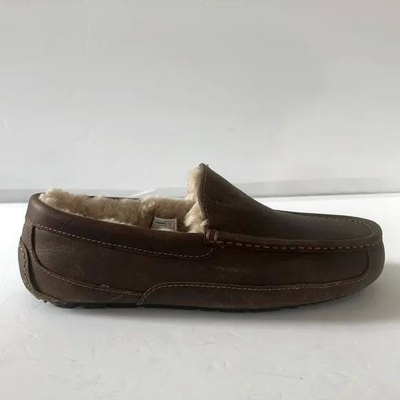 UGG Plush Ascot Men's Brown Leather Loafers Size 8 Wide New In Box