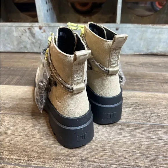 UGG PLUSH BRISBANE LACE-UP WATERPROOF SUEDE PLATFORM BOOTS US 7.5 leather