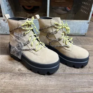 UGG PLUSH BRISBANE LACE-UP WATERPROOF SUEDE PLATFORM BOOTS US 7.5 leather