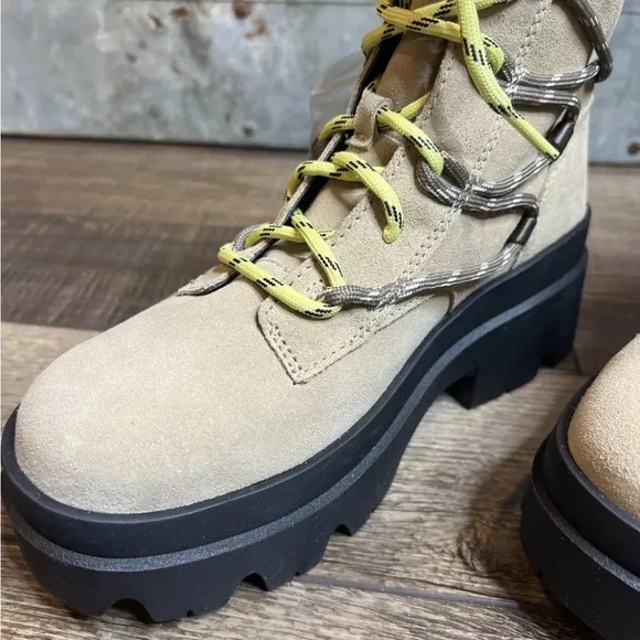 UGG PLUSH BRISBANE LACE-UP WATERPROOF SUEDE PLATFORM BOOTS US 7.5 leather