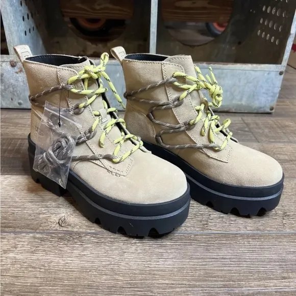 UGG PLUSH BRISBANE LACE-UP WATERPROOF SUEDE PLATFORM BOOTS US 7.5 leather