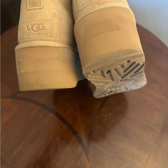 UGG PREOWNED CLASSIC MINI PLATFORM BOOTS