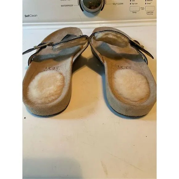 UGG Sandals (SZ 9)