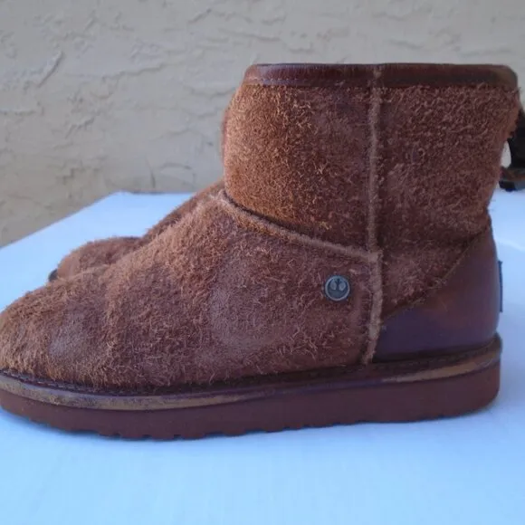 Ugg Star Wars Darth Vader Classic Short Boots Kids Size 3 Brown
