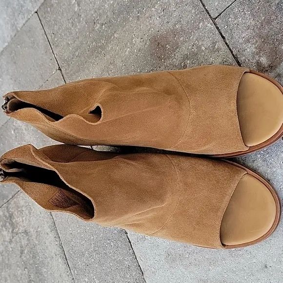 UGG Suede Peep Toe Ankle Boots Sz 10 Chunky Heel