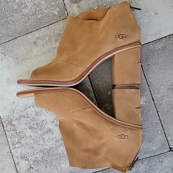 UGG Suede Peep Toe Ankle Boots Sz 10 Chunky Heel