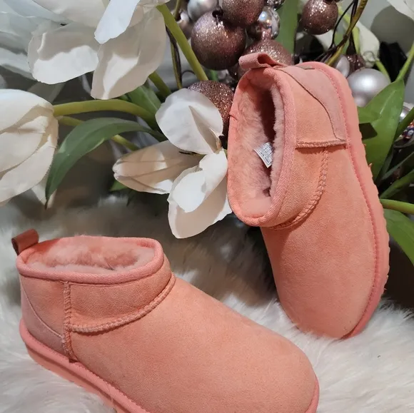 Ugg Women Classic Ultra Mini  Boots WMNS size7 new