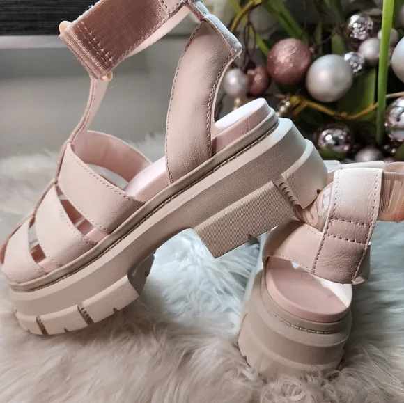 UGG Women's Ashton Heritage Braid Sandal  new