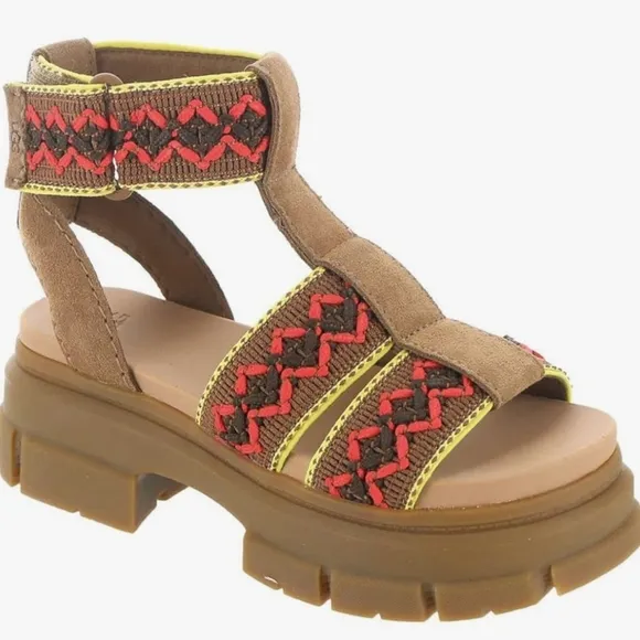 UGG Women's Ashton Heritage Braid Sandal  new