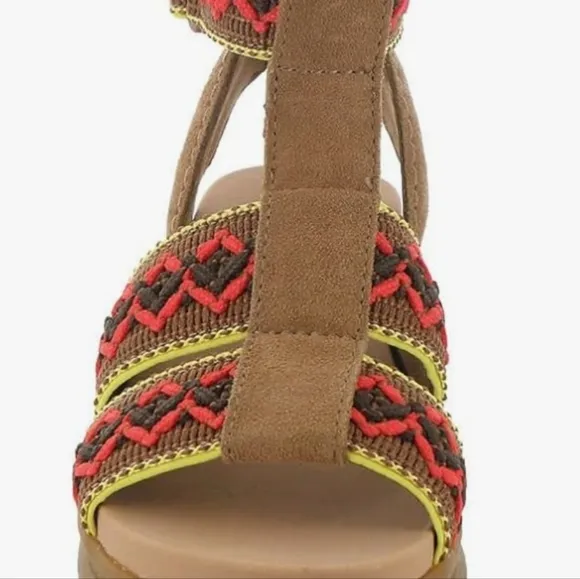 UGG Women's Ashton Heritage Braid Sandal  new