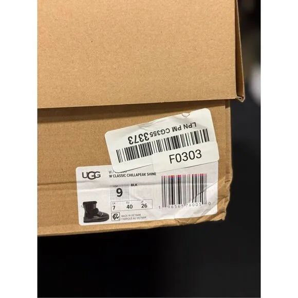 Ugg Black Classic Chillapeak Shine Boots 9