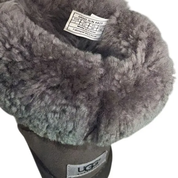 UGG Classic Short Gray Boots