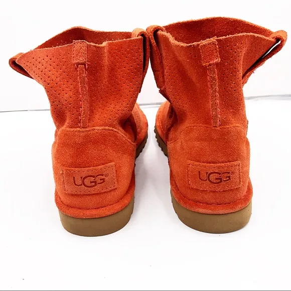 {UGG}Classic Unlined Mini Perforated Booties