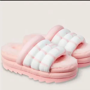 UGG Maxi Shearling Sandals