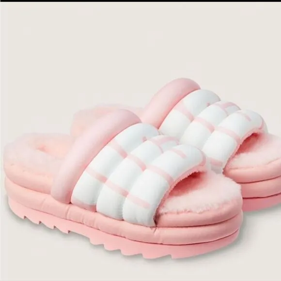 UGG Maxi Shearling Sandals