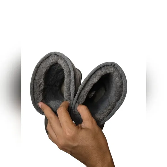 Uggs Classic Short Gray Boots Size 8