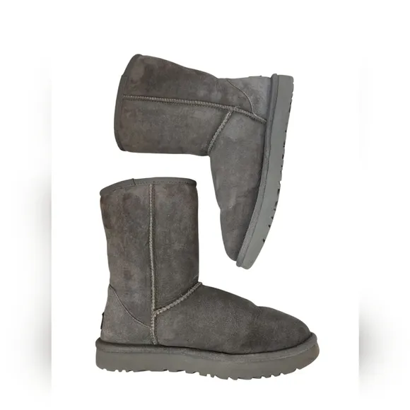 Uggs Classic Short Gray Boots Size 8