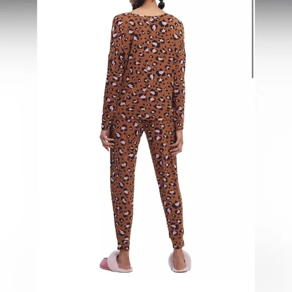 🦋UGGS Ecovero™ Jersey Printed Pajama Set size- Small