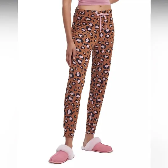 🦋UGGS Ecovero™ Jersey Printed Pajama Set size- Small
