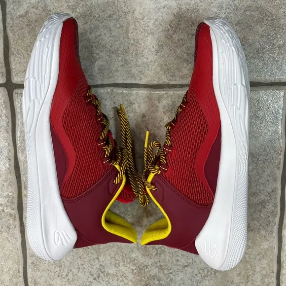 Under Armour Curry 11 &quot;Bruce Lee Fire&quot;basketball shoes youth 6.5