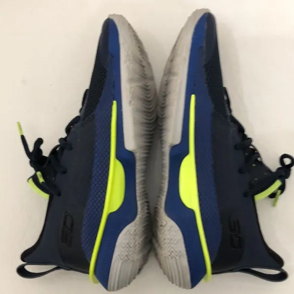 UNDER ARMOUR CURRY 7 BASKETBALL SNEAKERS KIDS-BOYS SIZE 5.5Y
