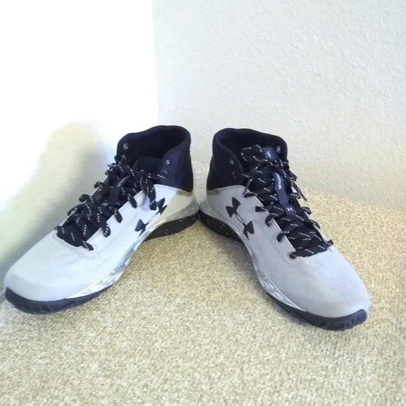 Under Armour Fireshot Basketball Sneakers