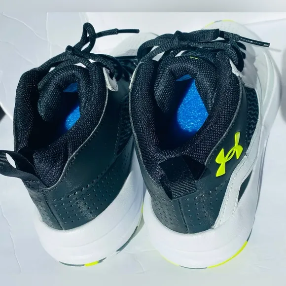 Under Armour Lockdown 5 Basketball Shoes Sneakers Men’s 8‎