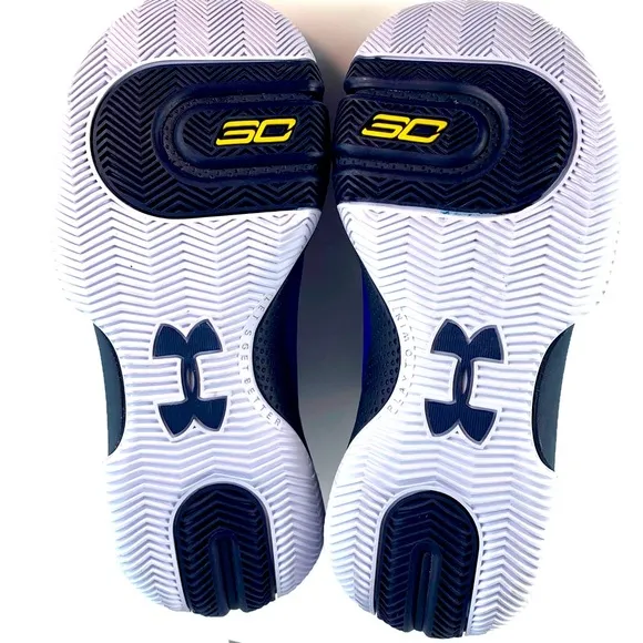 Under Armour SC 3ZER0 III Basketball Sneakers Sz7Y