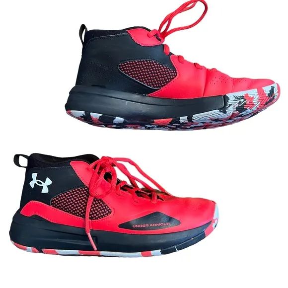 UNDER ARMOUR YOUTH BOYS GIRLS KIDS BASKETBALL SNEAKERS RED CAMOUFLAGE