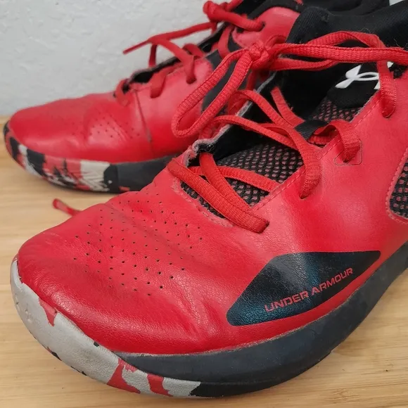 Under Armour Youth Red Size 7Y Camo Soles Basketball Sneakers Shoes