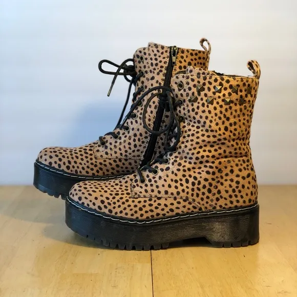 Union Bay Kamo chunky Cheetah print fuzzy platform Combat Boots. NWOT. Sz 7