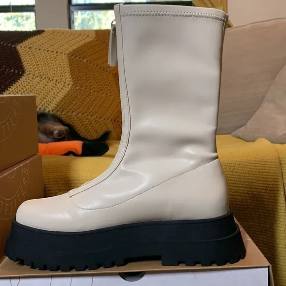 Urban Outfitters cream Zola platform boots NIB last pair size 9