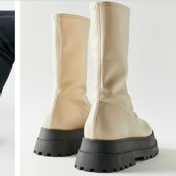 Urban Outfitters cream Zola platform boots NIB last pair size 9
