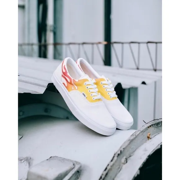 Vans ERA flame🔥 tr wht/classic  WHT size 8 Men 9.5 Women New