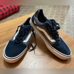 Vans: Men’s old skool off the wall  navy blue skater dude sneakers size 10.5.