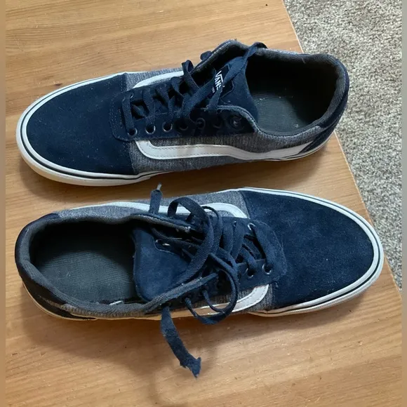 Vans: Men’s old skool off the wall  navy blue skater dude sneakers size 10.5.
