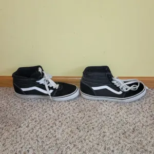 Vans Men’s Sneakers Size 9.5 Black Classic High Top Skater Off the Wall Suede