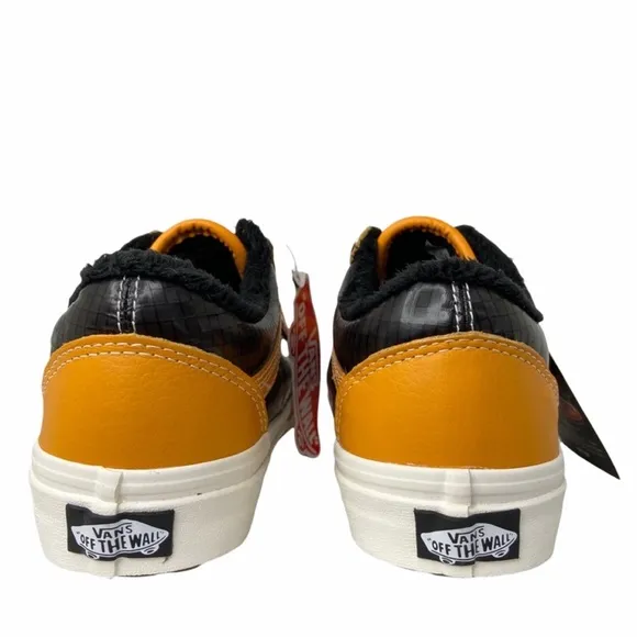 Vans Old Skool MTE Apricot / Black Sneakers Size 8