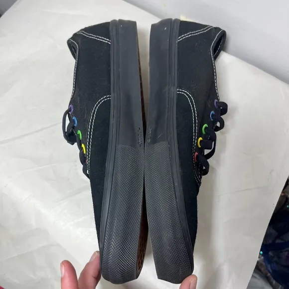 Vans Rainbow Pride Lace Up Low Top Sneakers NWOT 11