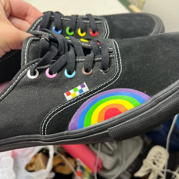 Vans Rainbow Pride Lace Up Low Top Sneakers NWOT 11