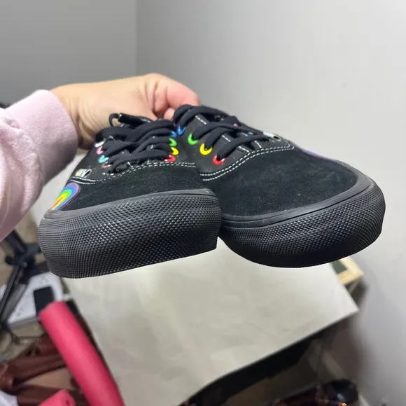 Vans Rainbow Pride Lace Up Low Top Sneakers NWOT 11