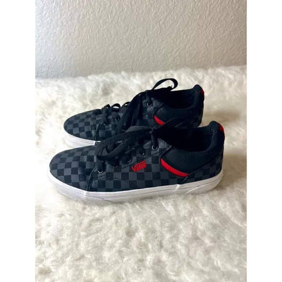 Vans Seldan Checkerboard Lace Up Shoes Skateboard Sneakers Youth Size 4
