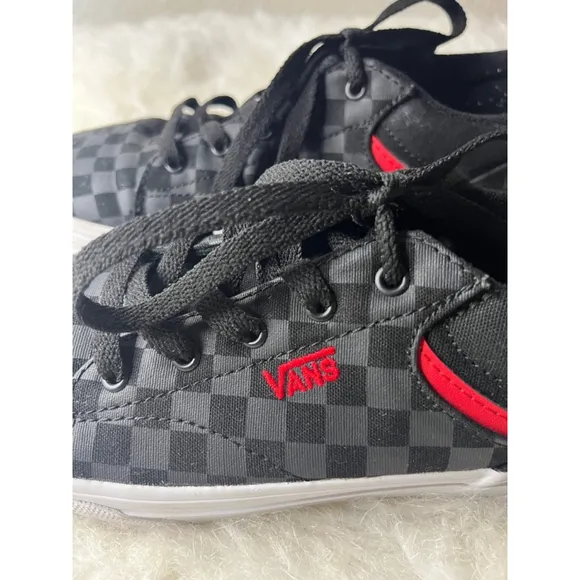 Vans Seldan Checkerboard Lace Up Shoes Skateboard Sneakers Youth Size 4