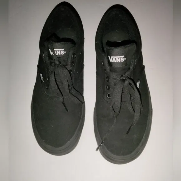 Vans (Size 9.5) Men's Black Classic Lace-up Low Top Skater Sneakers