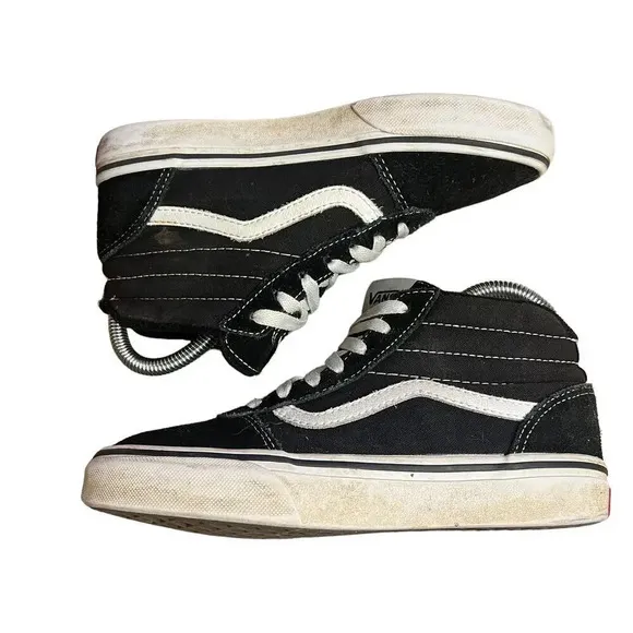 Vans SK8-Hi Black &amp; White High Top Suede Sneakers Men’s 6.0 / Women’s 7.5