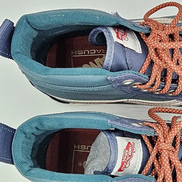 Vans sk8-hi MTE DX colorblock blue green hightop sneakers size 7 in m / 8.5 in w