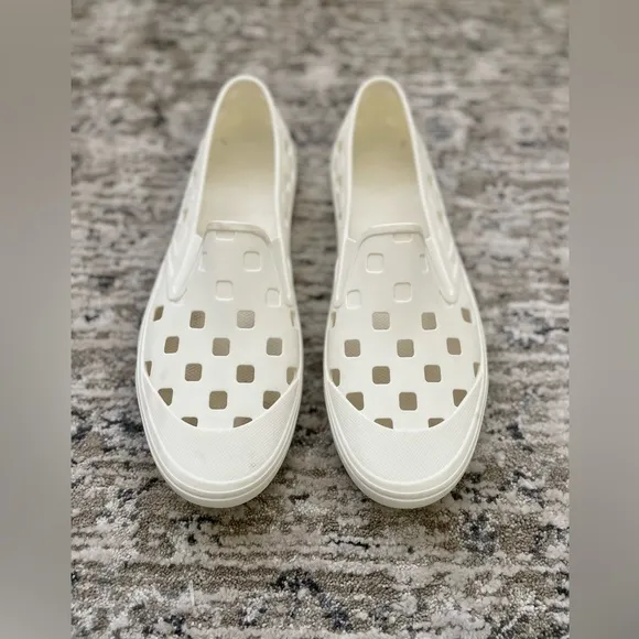 Vans Trek Slip-On Waterproof Sneakers Mens size 11 Surfer Skater Hiking cream